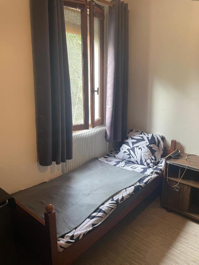 Leleka Hostel Esbly Dış mekan fotoğraf